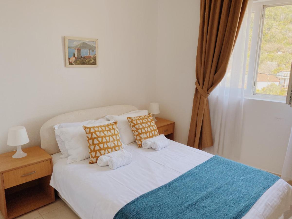 Apartments Sneki Baošići Buitenkant foto